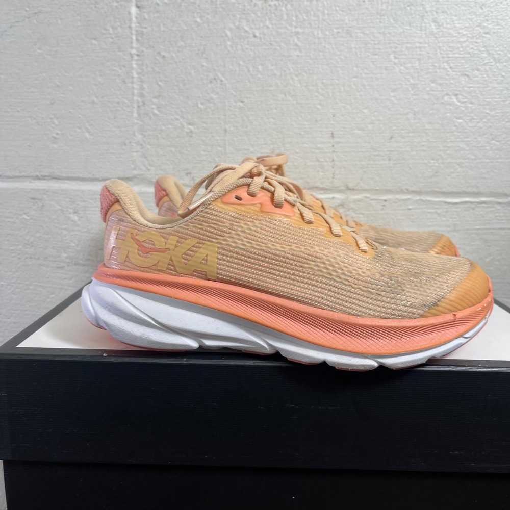 Hoka One One Clifton 9 1131170-CPW Cantaloupe White Running Shoes Youth‎ 5MD